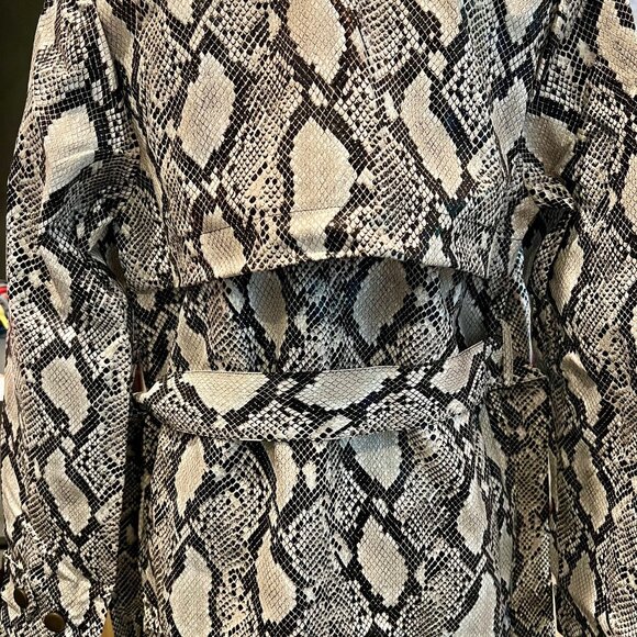 Choosy Elizabeth Faux Snakeskin Trench Coat Lined Belted Women's Size S Garment - Picture 7 of 7